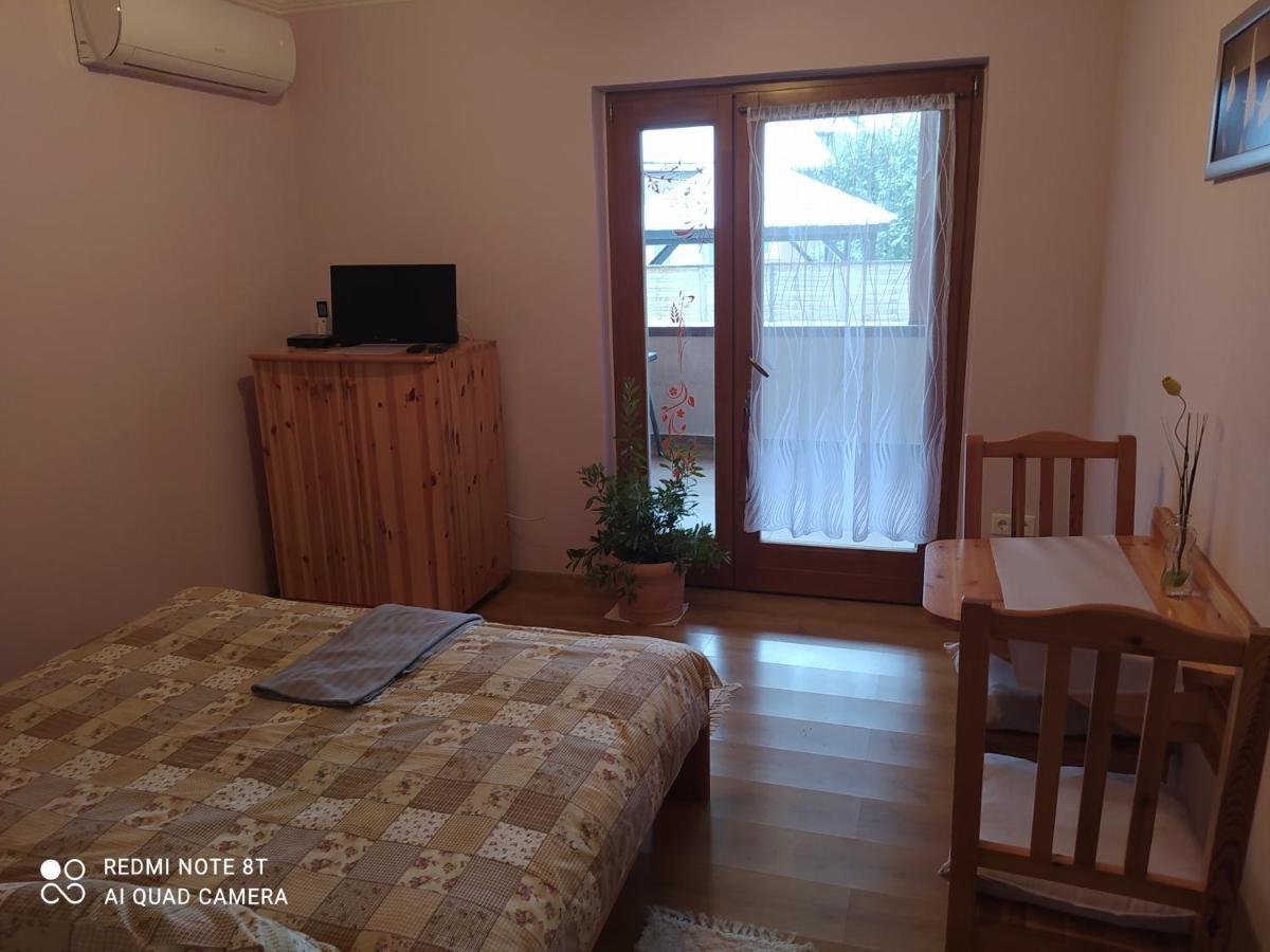 Forras-G Vendeghaz Apartment Buk Luaran gambar