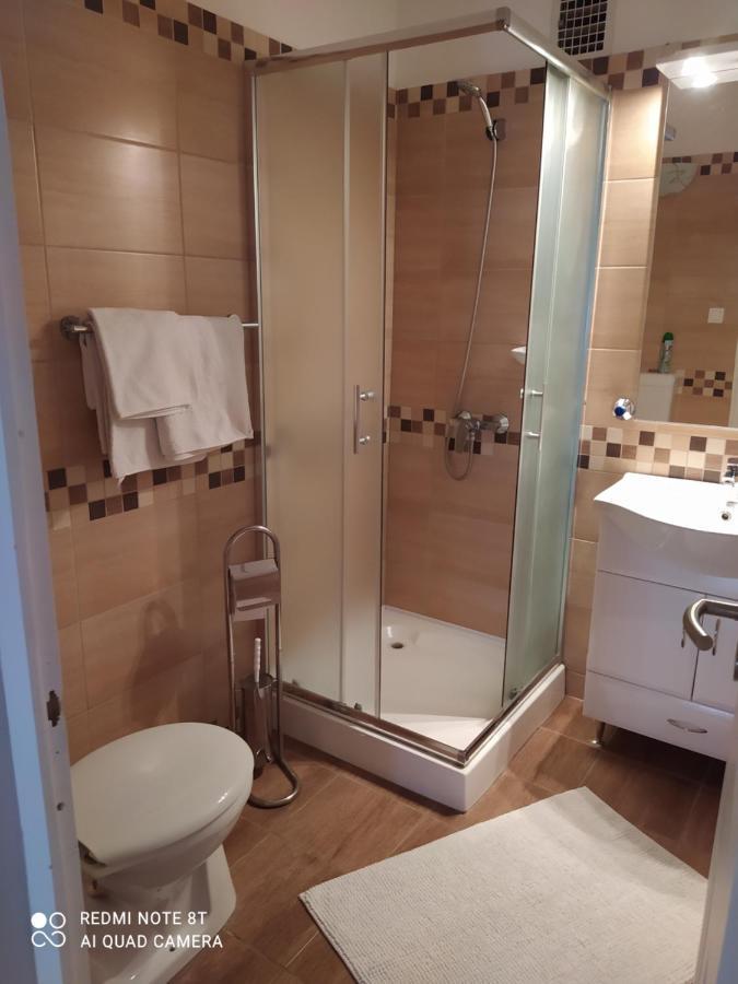 Forras-G Vendeghaz Apartment Buk Luaran gambar