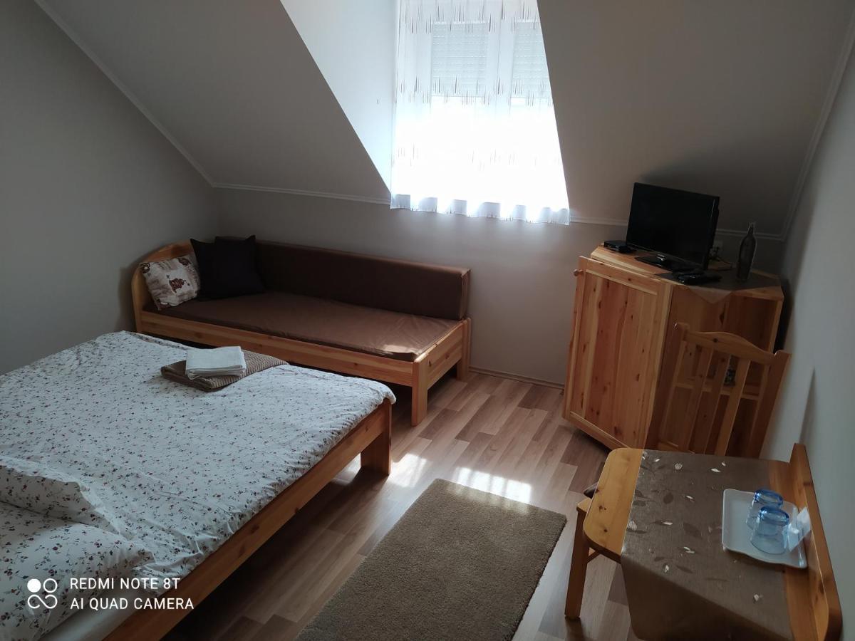 Forras-G Vendeghaz Apartment Buk Luaran gambar