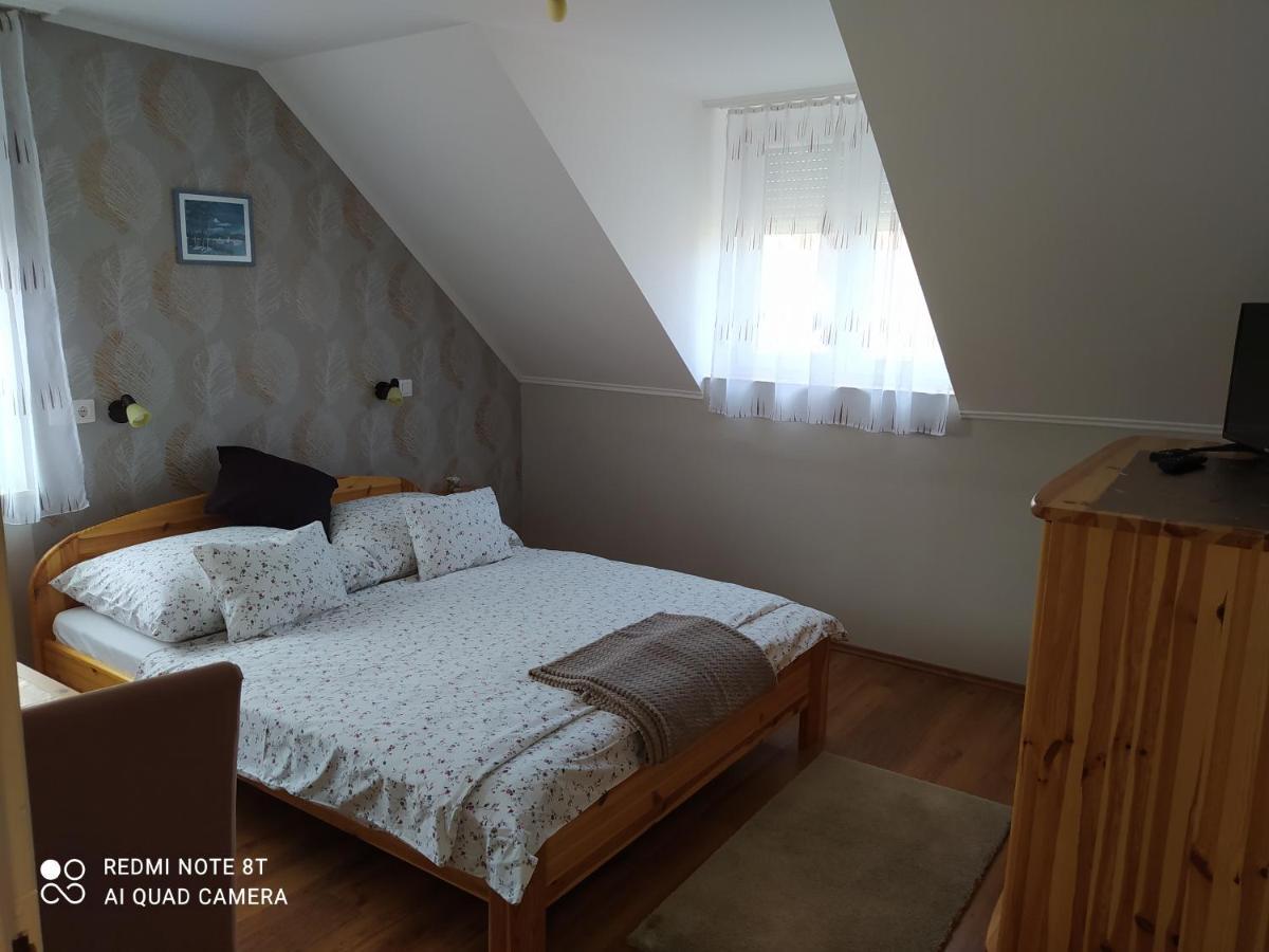 Forras-G Vendeghaz Apartment Buk Luaran gambar